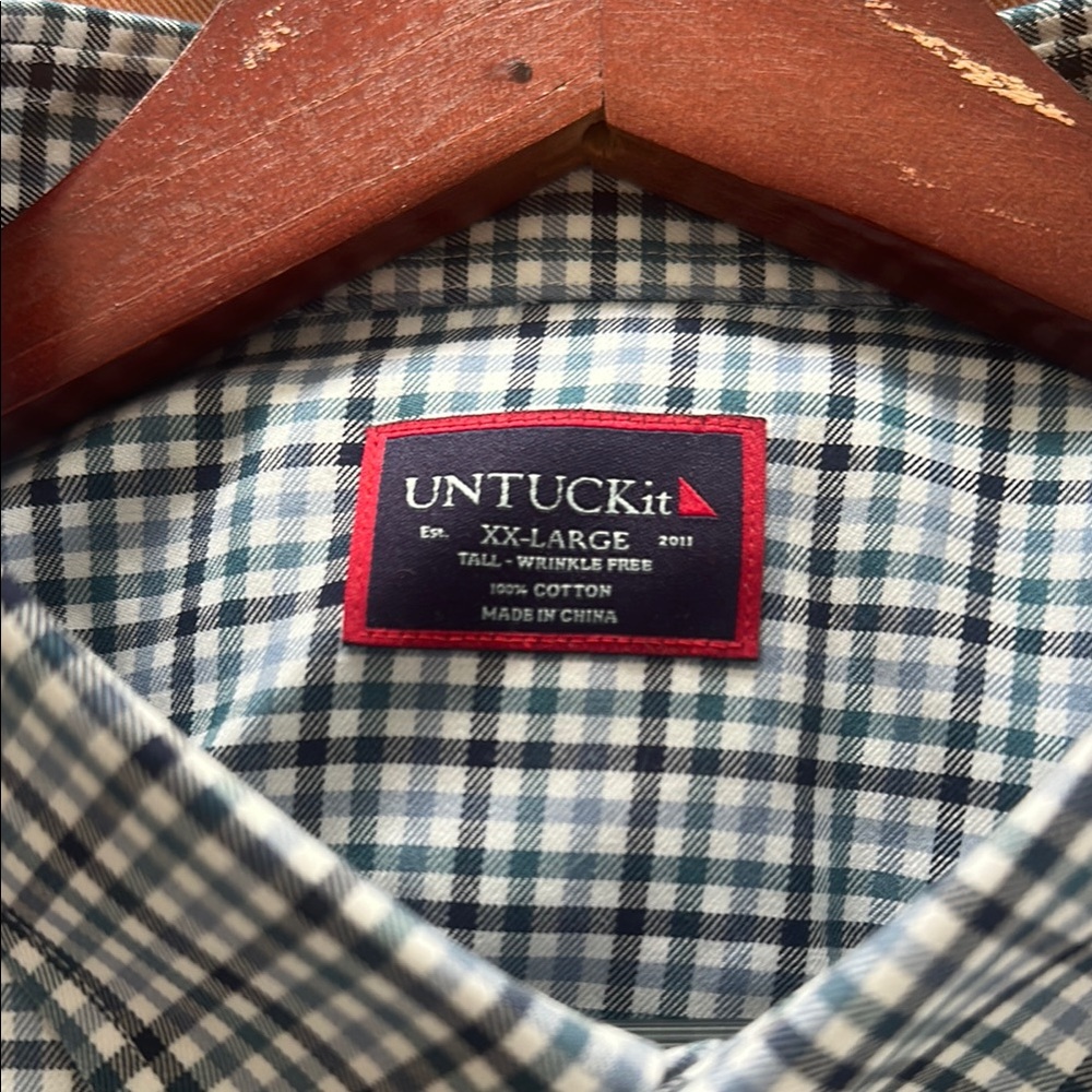 UNTUCKit Blue and White Casual Button Down Shirt